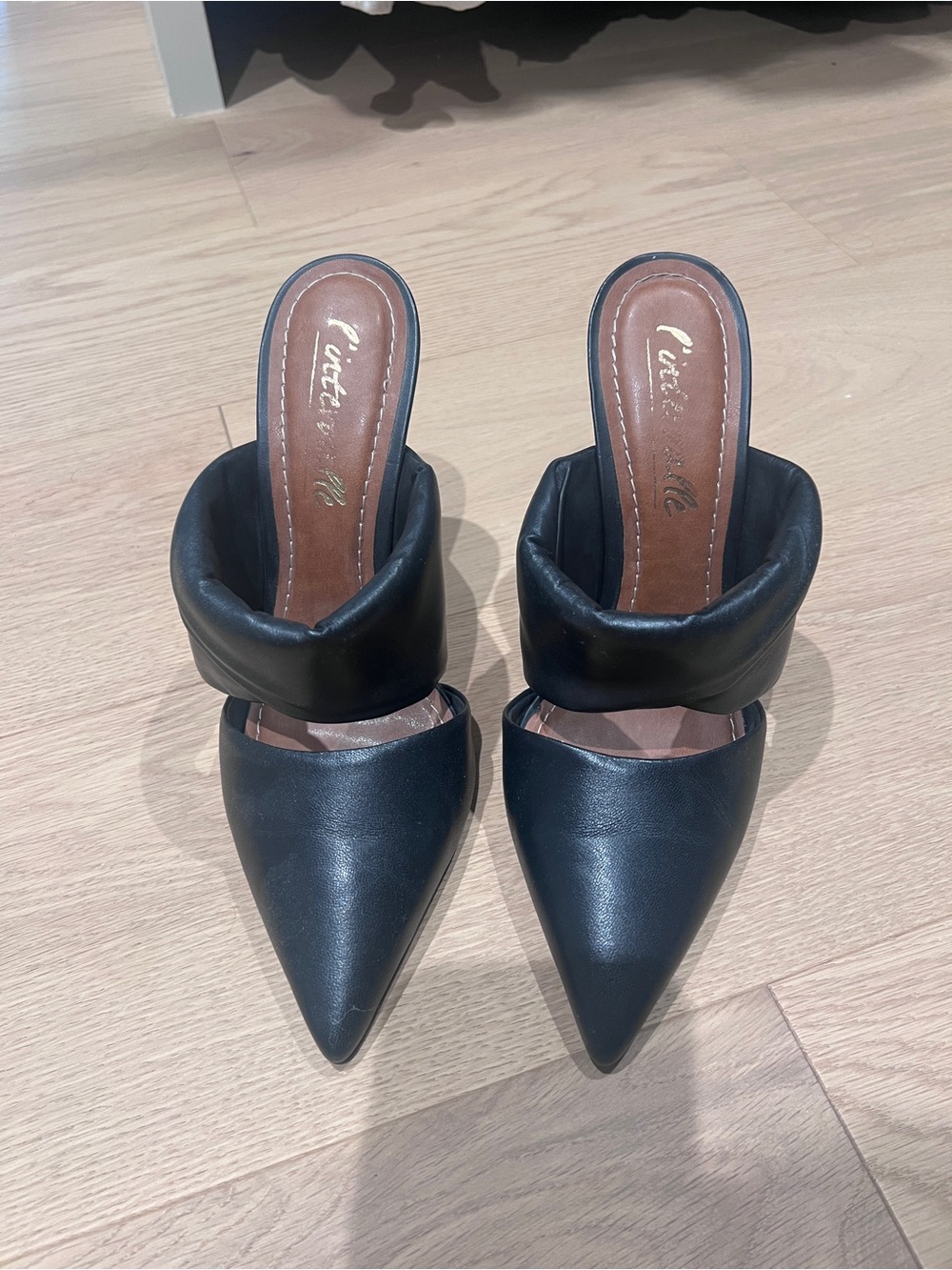 L'INTERVALLE Black Pointed Mules with Padded Collar